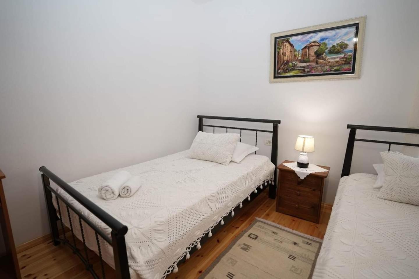 Eniguesthouse Gjirokastër Exteriör bild