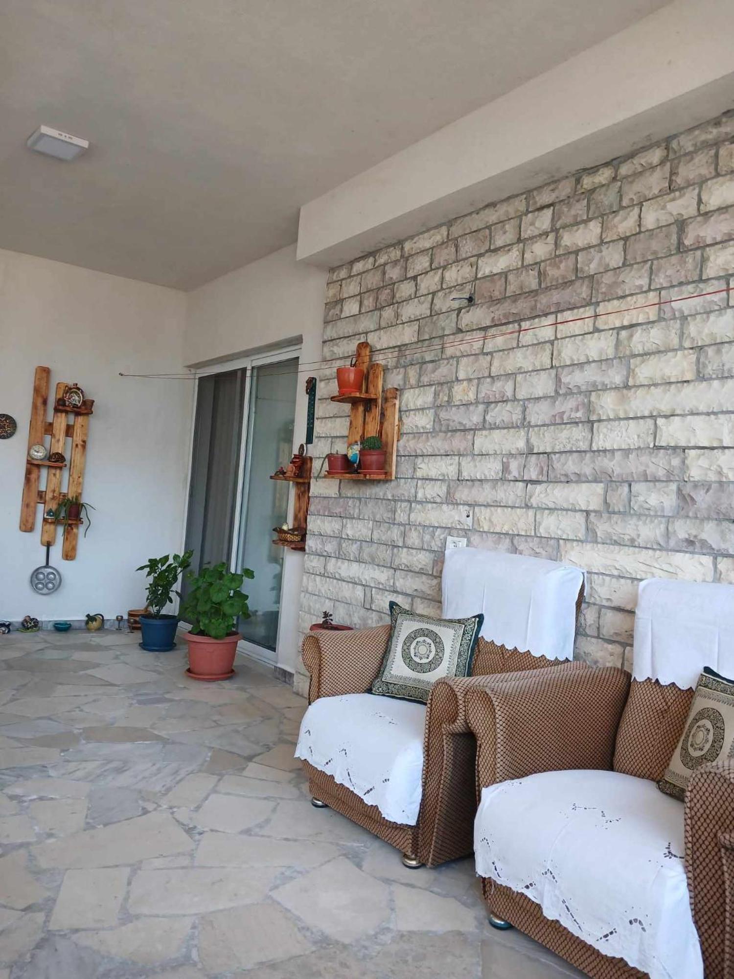 Eniguesthouse Gjirokastër Exteriör bild