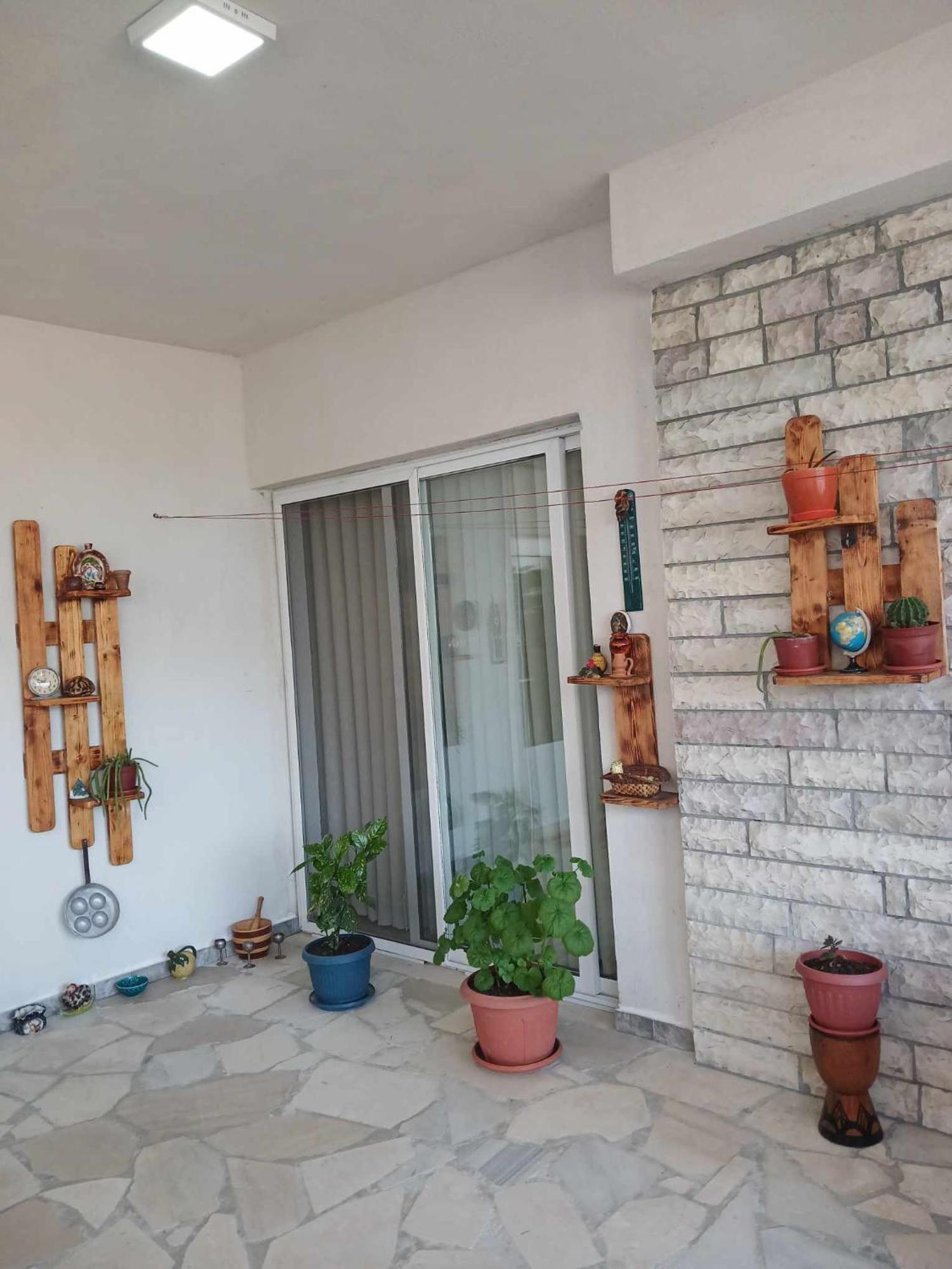 Eniguesthouse Gjirokastër Exteriör bild