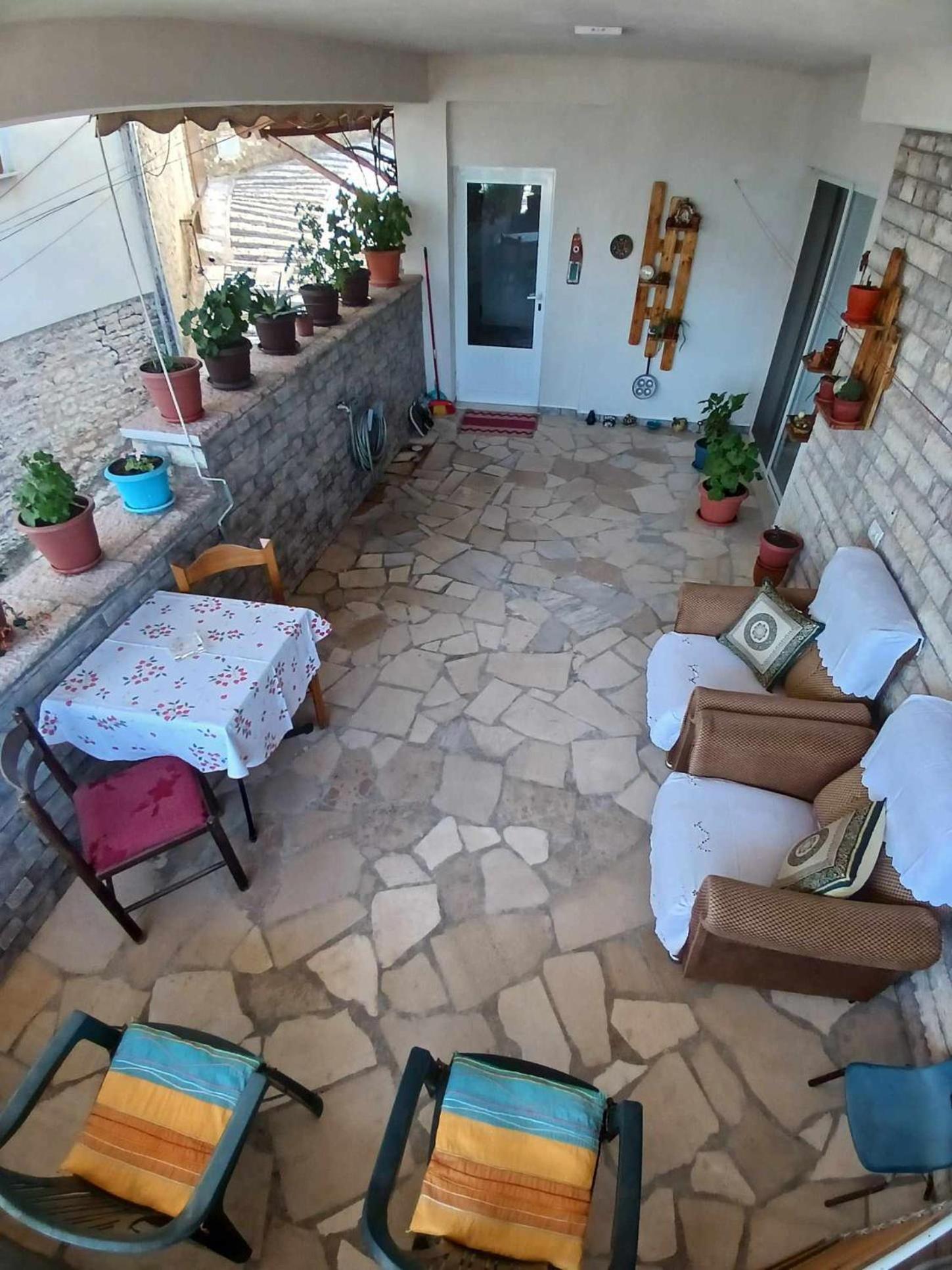 Eniguesthouse Gjirokastër Exteriör bild