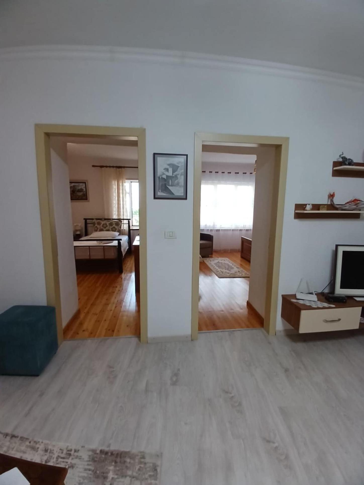Eniguesthouse Gjirokastër Exteriör bild