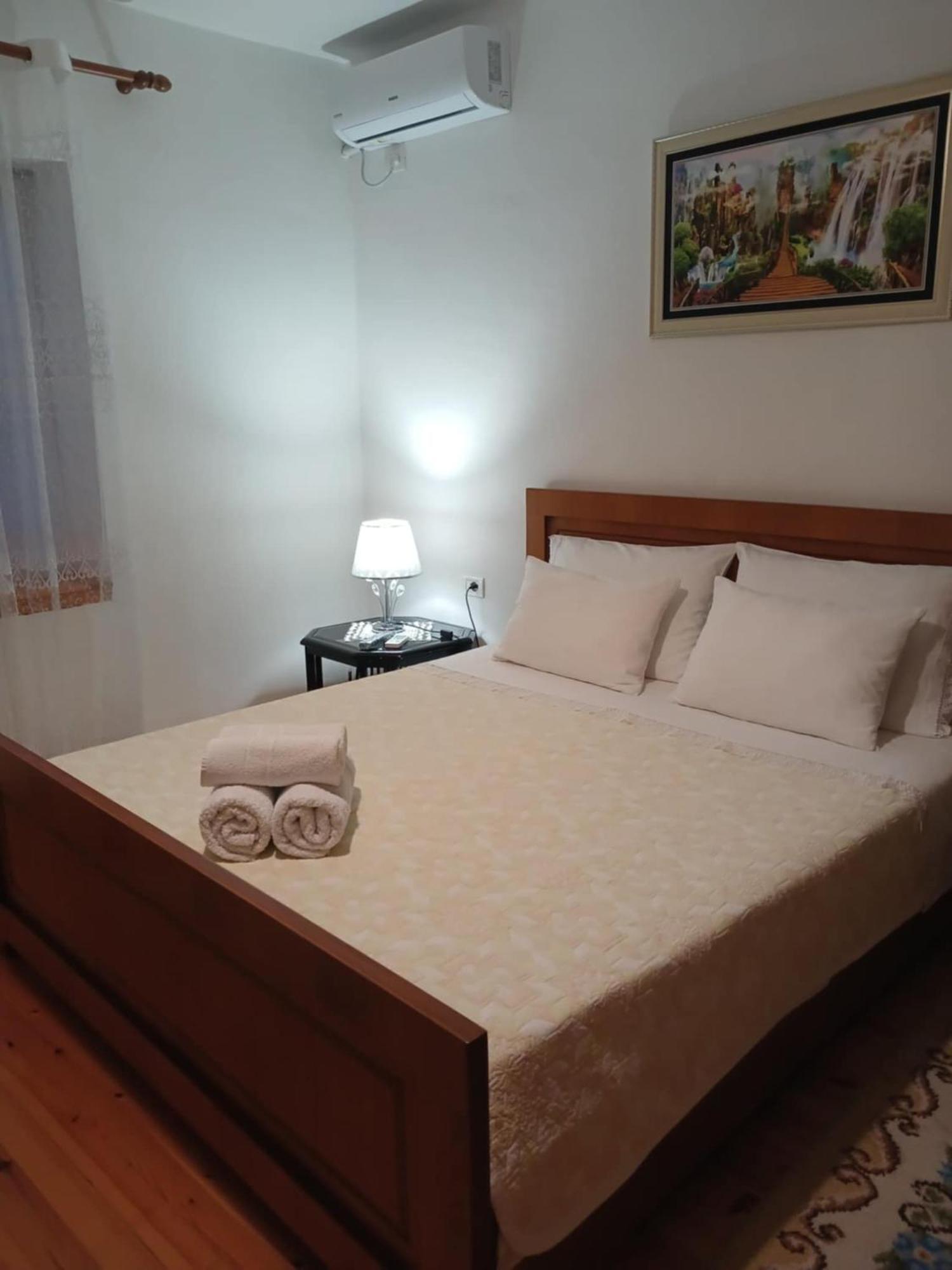 Eniguesthouse Gjirokastër Exteriör bild
