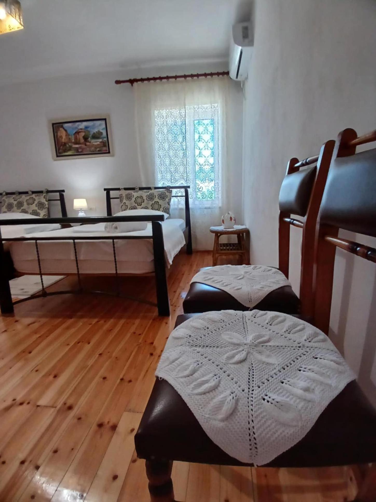 Eniguesthouse Gjirokastër Exteriör bild